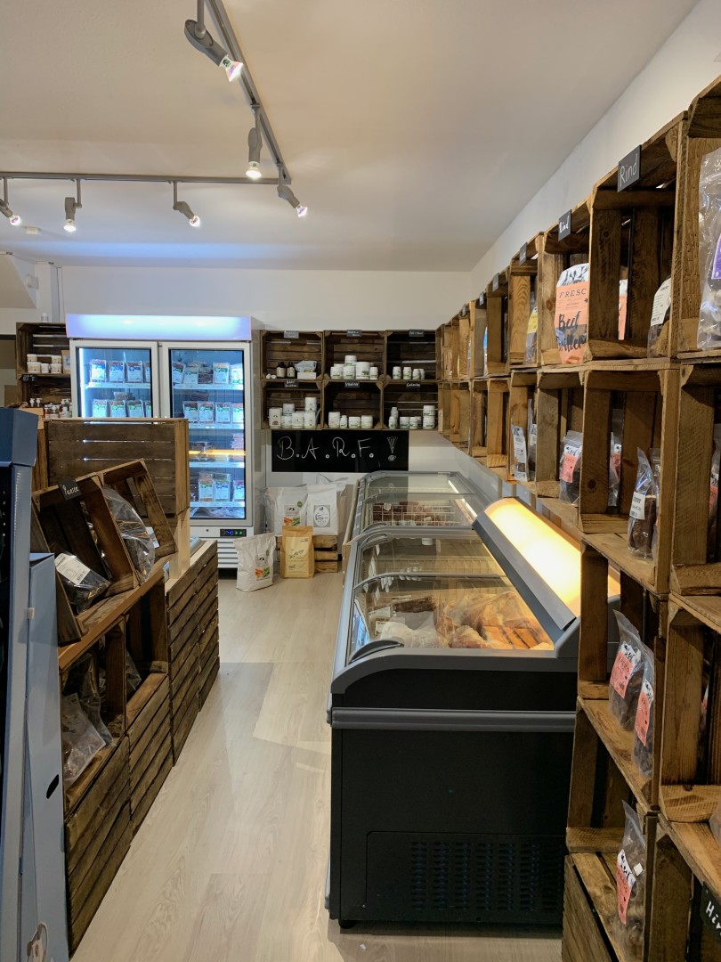 BARF-Theken und Regale im Dogmondo Store